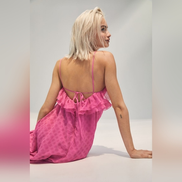 Flounce trimmed creped dress - Picture 6 of 9